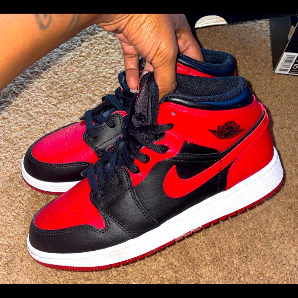 New Jordan 1’s. Only worn ONCE!